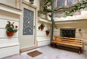 BERINDEY Neoclasic apartment Universitate